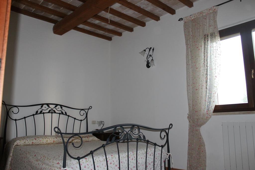 Agriturismo Colle D' Oro 佩夏罗马纳 客房 照片