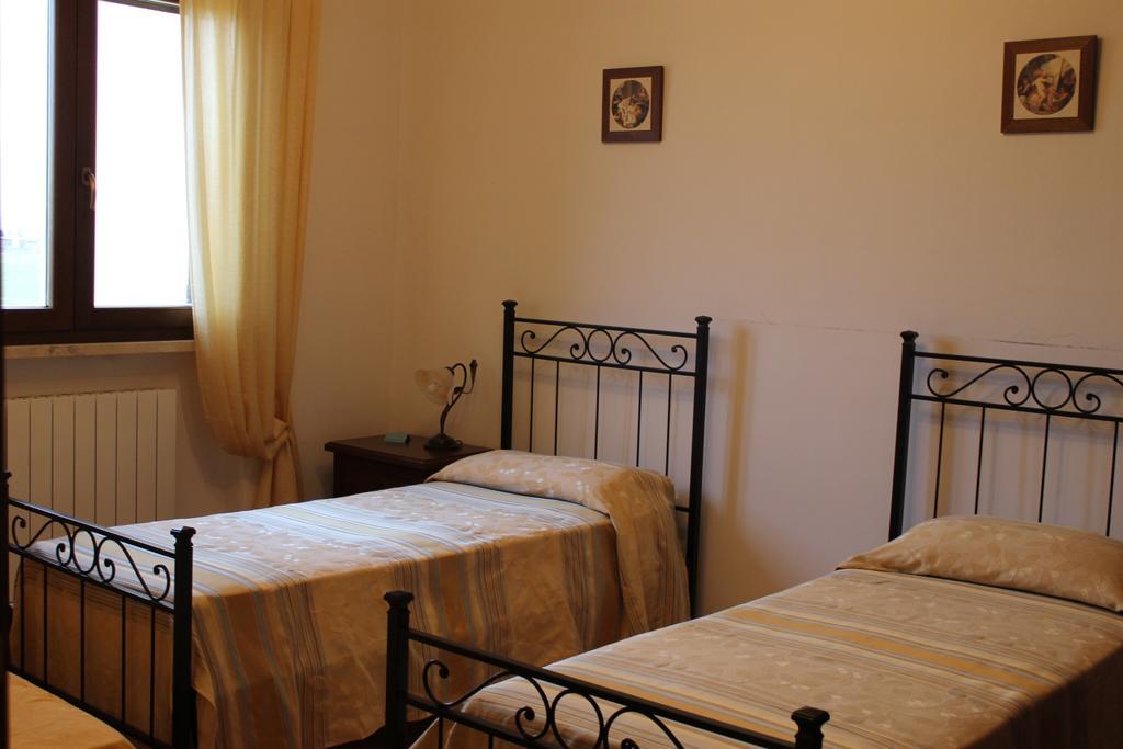 Agriturismo Colle D' Oro 佩夏罗马纳 客房 照片