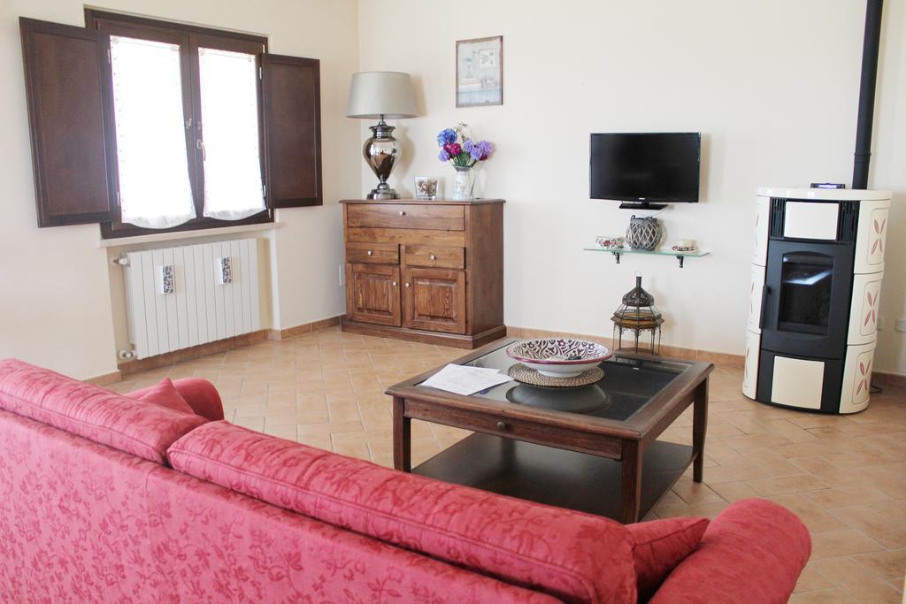 Agriturismo Colle D' Oro 佩夏罗马纳 外观 照片