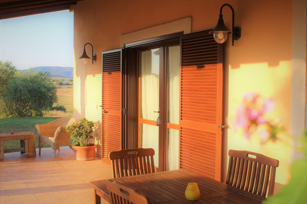 Agriturismo Colle D' Oro 佩夏罗马纳 外观 照片
