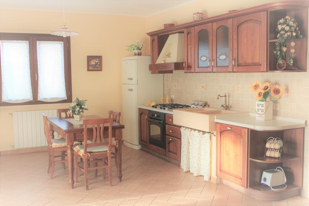Agriturismo Colle D' Oro 佩夏罗马纳 外观 照片