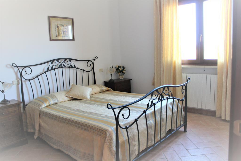 Agriturismo Colle D' Oro 佩夏罗马纳 外观 照片